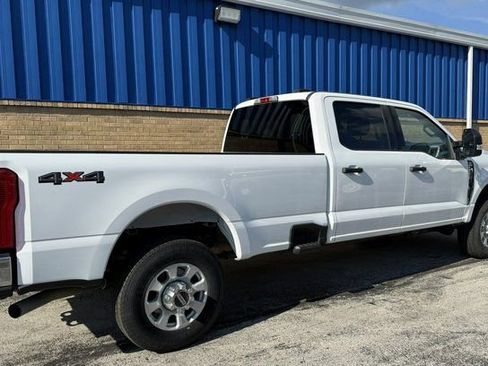 Used 2023 Ford F250 XLT image 2