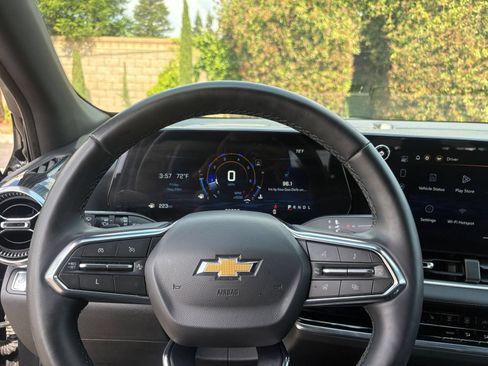 Used 2025 Chevrolet Equinox LT FWD image 29