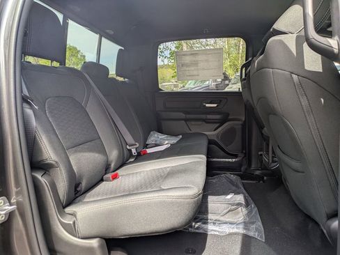 New 2026 RAM 1500 Express AWD/4WD image 27