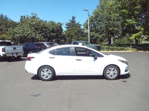 Used 2025 Nissan Versa S FWD image 6
