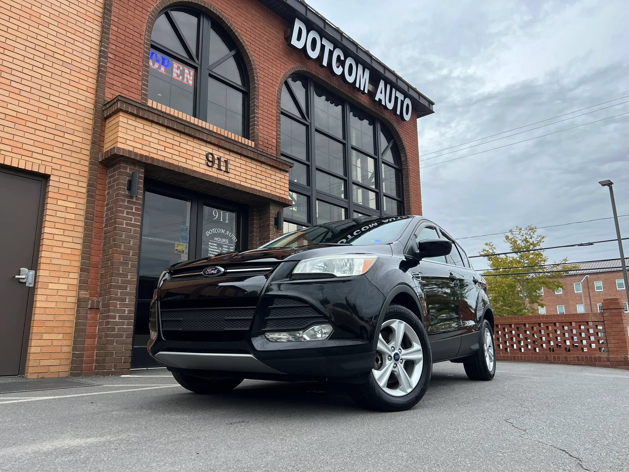 Used 2016 Ford Escape SE AWD/4WD image 3