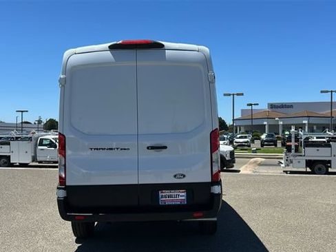 New 2026 Ford Transit 250 148 Medium Roof w/ Load Area Protection Package RWD image 4
