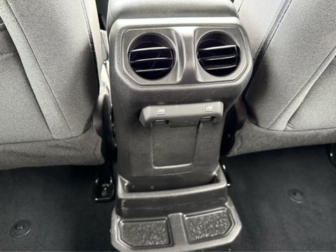 Used 2024 Jeep Wrangler Unlimited w/ Convenience Group AWD/4WD image 24