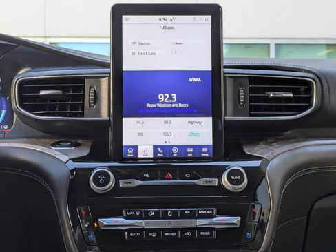 Used 2023 Ford Explorer Platinum w/ Technology Package image 19