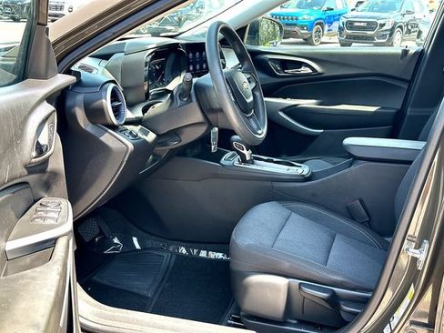 Used 2024 Chevrolet Trax LS FWD image 10