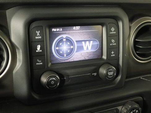 Used 2018 Jeep Wrangler Unlimited Sport S AWD/4WD image 25
