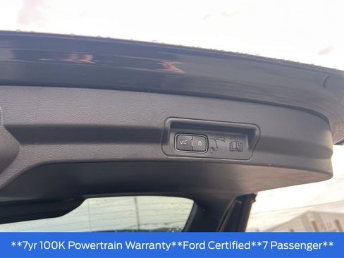 Used 2022 Ford Explorer XLT w/ Equipment Group 202A AWD/4WD image 43