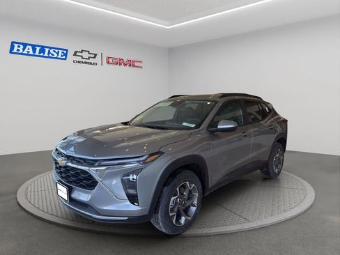 New 2026 Chevrolet Trax LT image 2