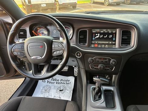 Used 2022 Dodge Charger R/T RWD image 10
