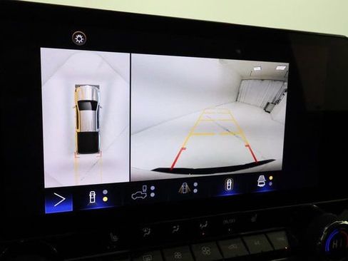 Used 2024 Chevrolet Colorado Z71 w/ Z71 Convenience Package 2 image 15