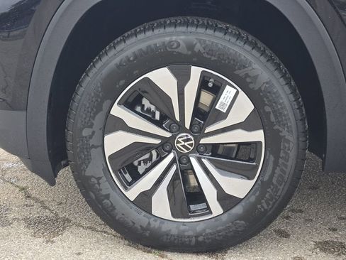 New 2026 Volkswagen Atlas SE image 9