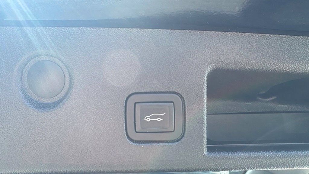 Certified 2024 Chevrolet Equinox LT AWD/4WD image 8
