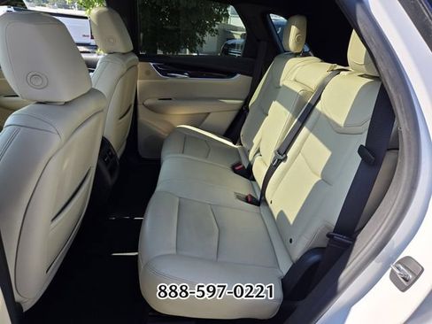 Used 2017 Cadillac XT5 Luxury w/ Driver Awareness Package FWD image 12