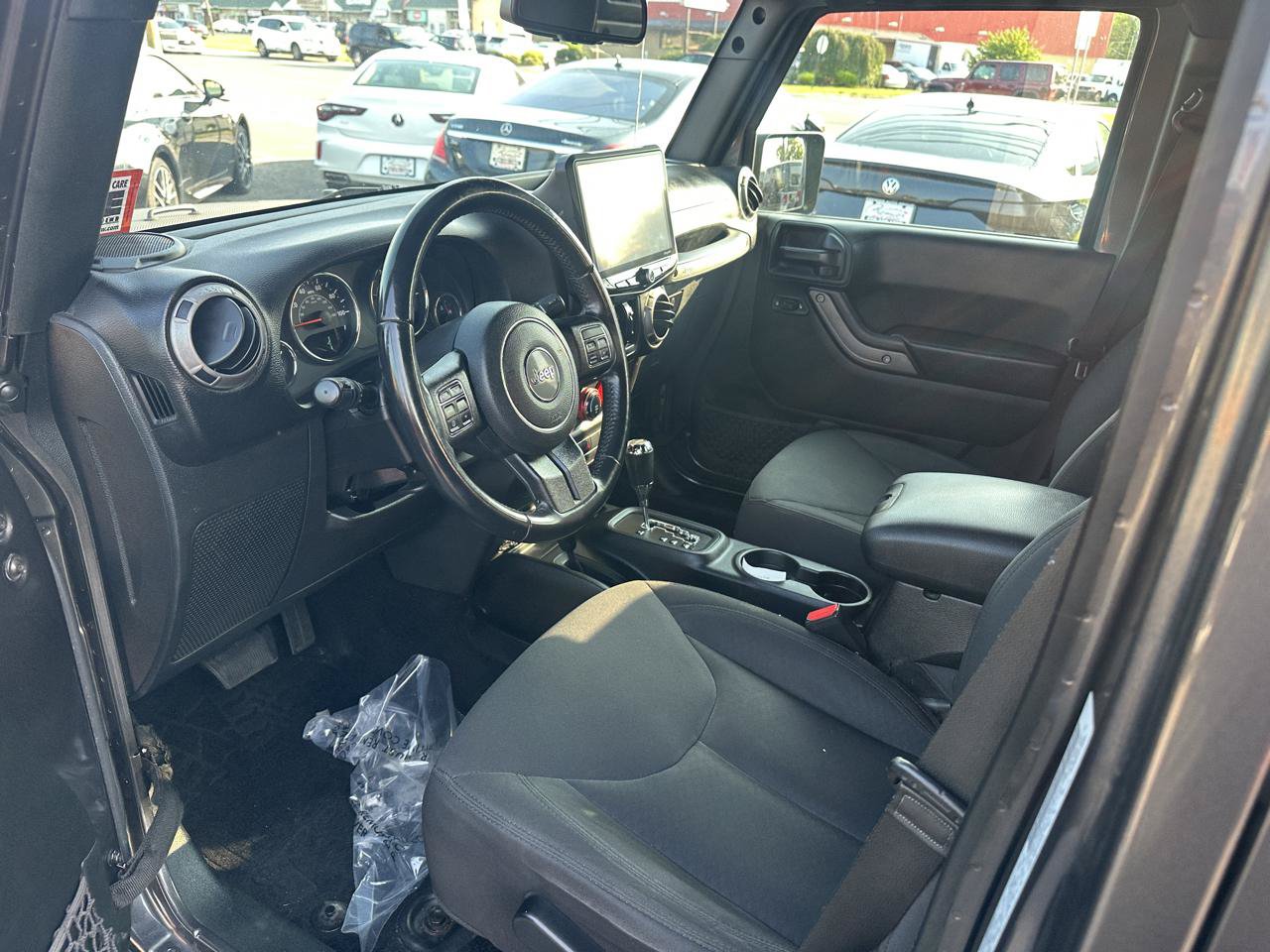 Used 2017 Jeep Wrangler Unlimited Sport w/ Quick Order Package 24S AWD/4WD image 9
