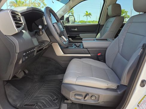 Used 2024 Toyota Tundra Limited AWD/4WD image 27