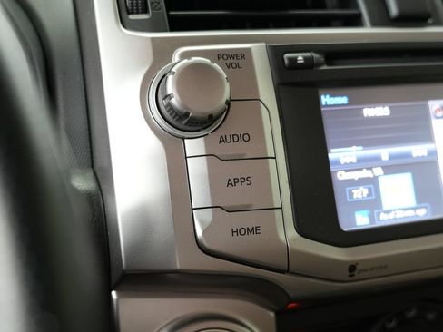 Used 2015 Toyota 4Runner SR5 AWD/4WD image 26