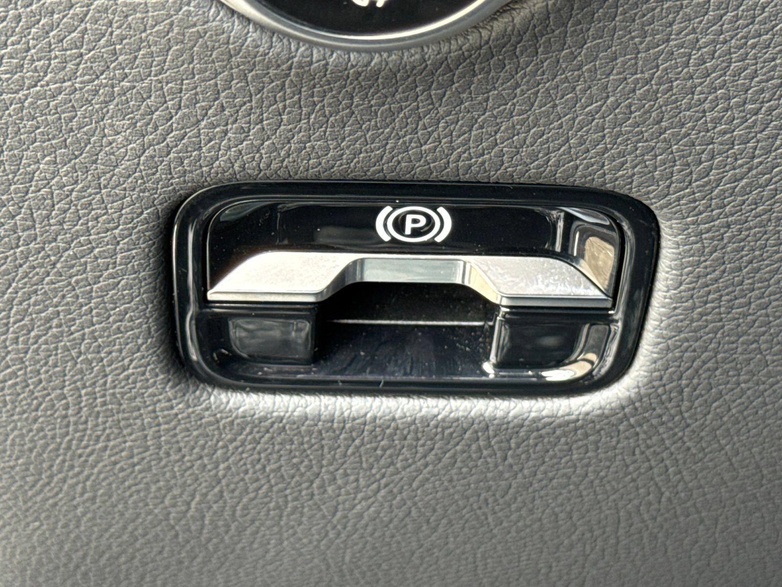 Used 2026 Mercedes-Benz GLC 300 image 31