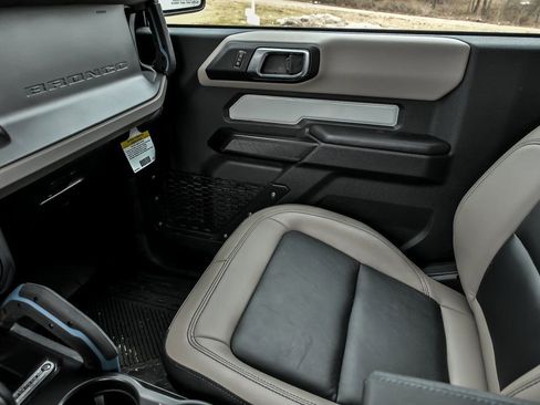 Used 2024 Ford Bronco Wildtrak image 25