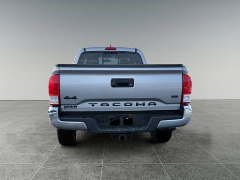 Used 2016 Toyota Tacoma SR5 image 4