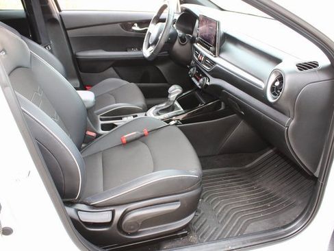 Used 2023 Kia Forte GT-Line w/ GT-Line Technology Package image 15