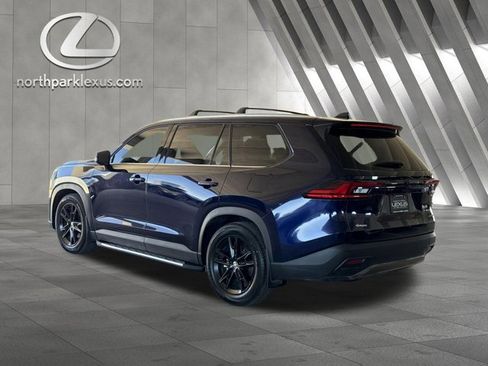 Used 2026 Toyota Grand Highlander FWD image 2