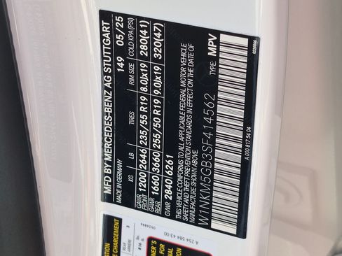 Certified 2025 Mercedes-Benz GLC 350e 4MATIC w/ Driver Assistance Package image 34