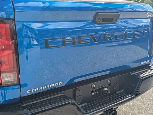 Used 2023 Chevrolet Colorado ZR2 w/ ZR2 Convenience Package III AWD/4WD image 9