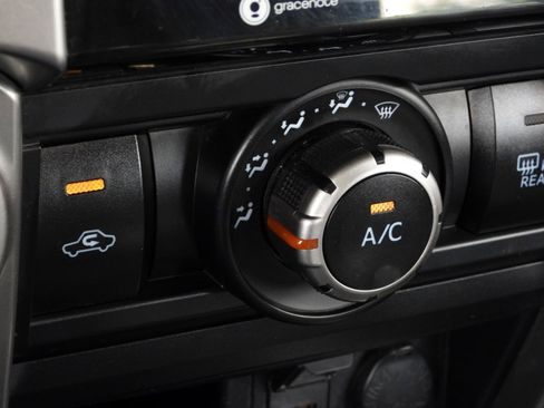 Used 2020 Toyota 4Runner SR5 AWD/4WD image 79