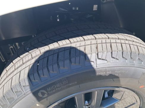 New 2026 Nissan Frontier SV w/ Tow Package AWD/4WD image 29