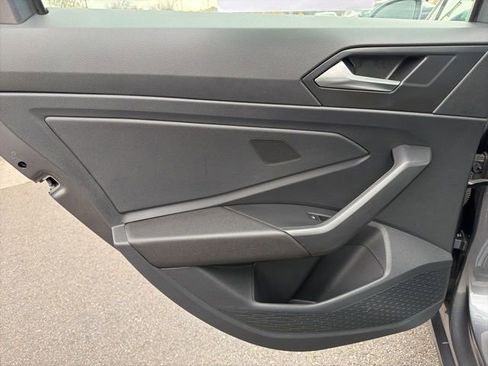 Used 2024 Volkswagen Jetta SE image 16