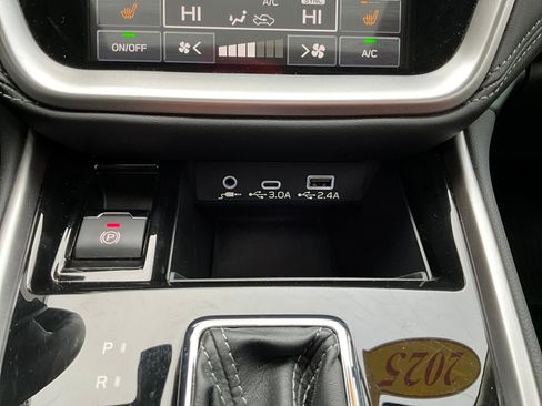 Certified 2025 Subaru Outback Limited w/ Popular Package #2 image 26