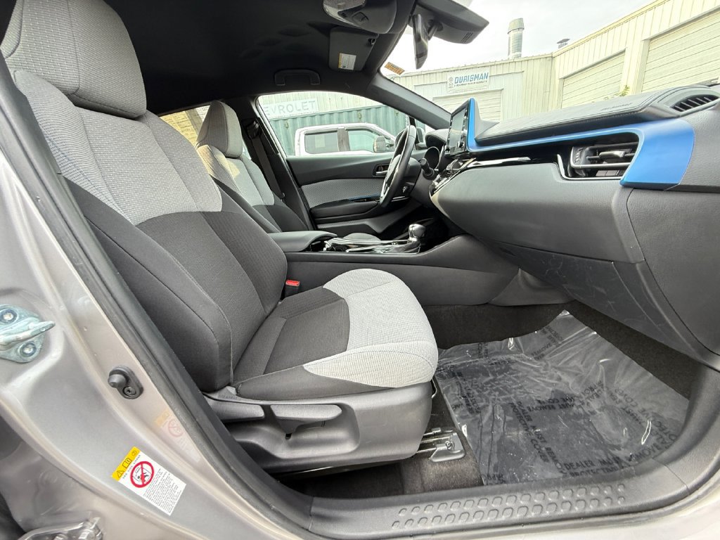 Used 2019 Toyota C-HR XLE FWD image 23