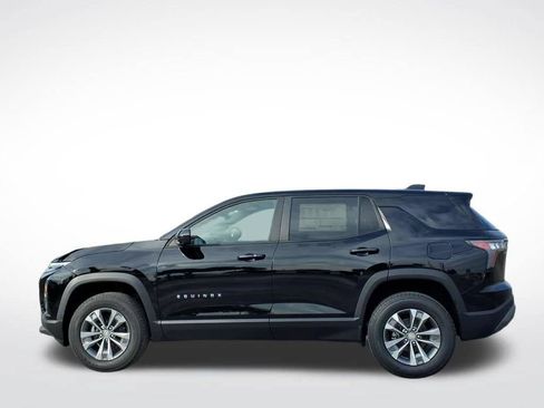 New 2026 Chevrolet Equinox LT w/ Convenience Package II FWD image 7