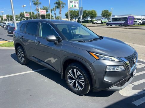 Used 2022 Nissan Rogue SV FWD image 12