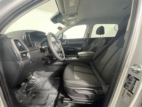 Used 2022 Kia Sorento LX AWD/4WD image 9