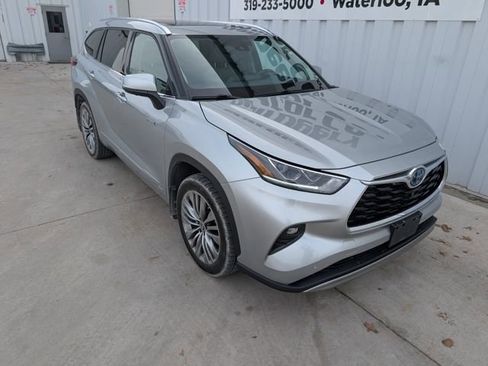 Used 2021 Toyota Highlander Platinum image 8