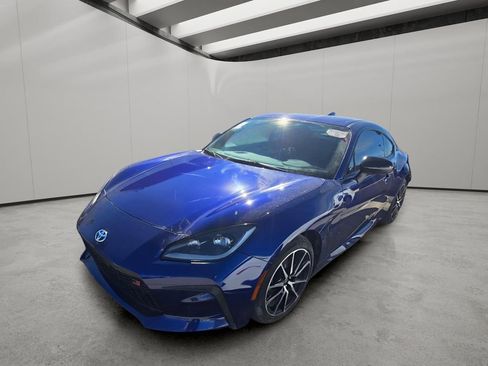 Used 2024 Toyota GR86 Base image 9