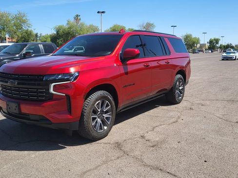 Used 2021 Chevrolet Suburban RST w/ Rear Media and Nav Package AWD/4WD image 4