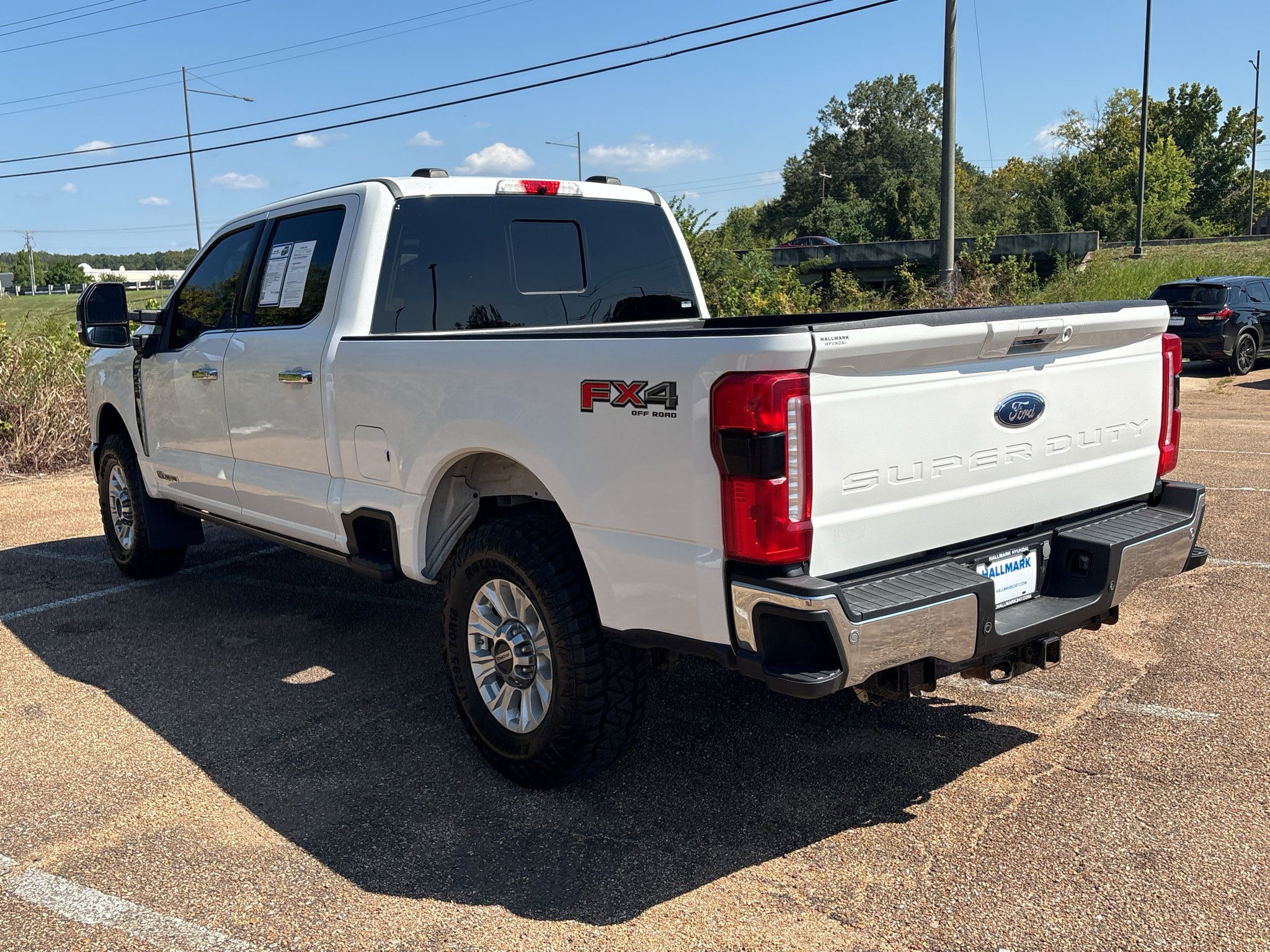 Used 2023 Ford F250 Lariat w/ Lariat Ultimate Package AWD/4WD image 6