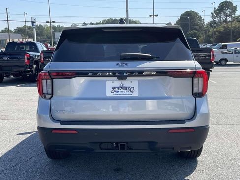 New 2025 Ford Explorer Active image 28