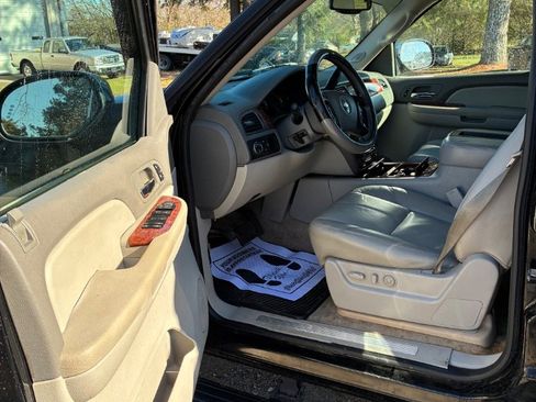 Used 2008 Chevrolet Tahoe LTZ w/ LTZ Preferred Equipment Group image 12