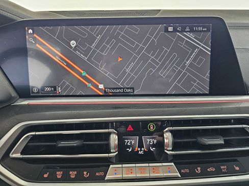 Used 2022 BMW X7 xDrive40i w/ M Sport Package AWD/4WD image 25