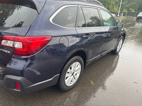 Used 2018 Subaru Outback 2.5i Premium AWD/4WD image 8