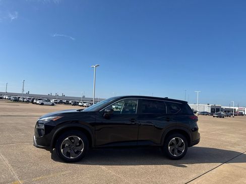 Certified 2025 Nissan Rogue SV FWD image 12