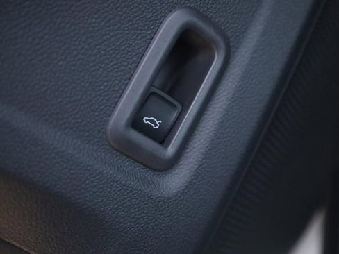 New 2026 Volkswagen Tiguan SE R-Line image 12