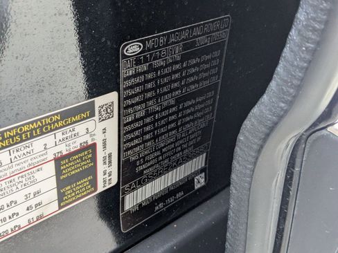 Used 2019 Land Rover Range Rover Long Wheelbase Supercharged image 28