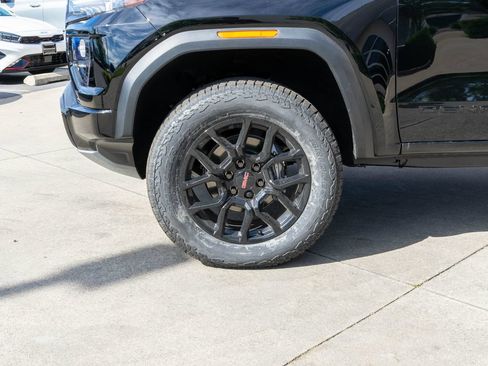 New 2026 GMC Canyon Denali w/ LPO, Denali Black Edition AWD/4WD image 28