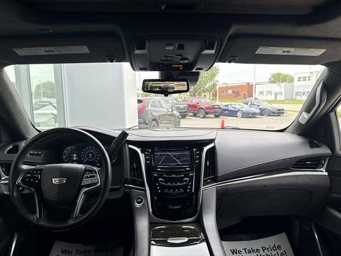 Used 2020 Cadillac Escalade Platinum AWD/4WD image 41