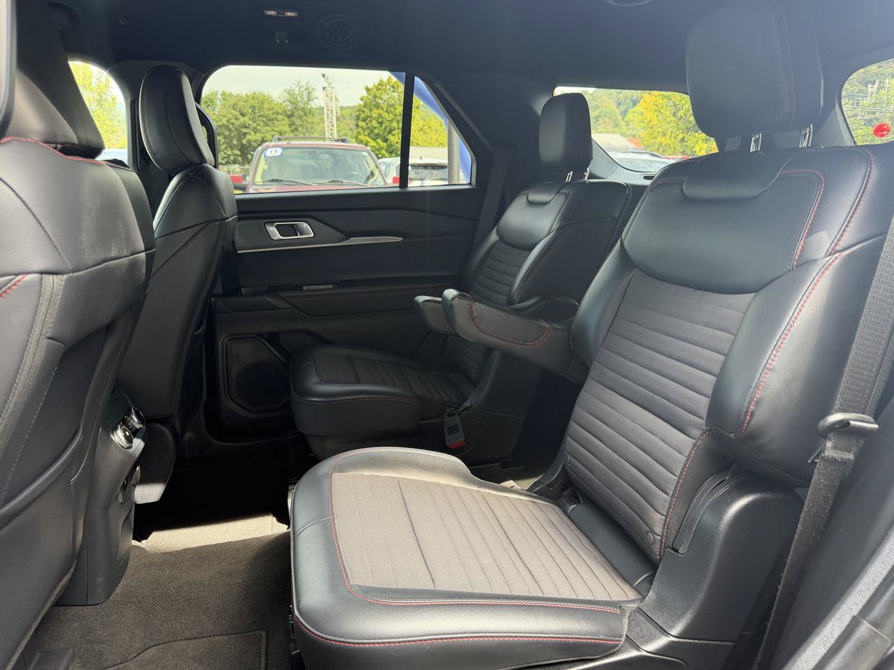 Used 2026 Ford Explorer ST-Line AWD/4WD image 19
