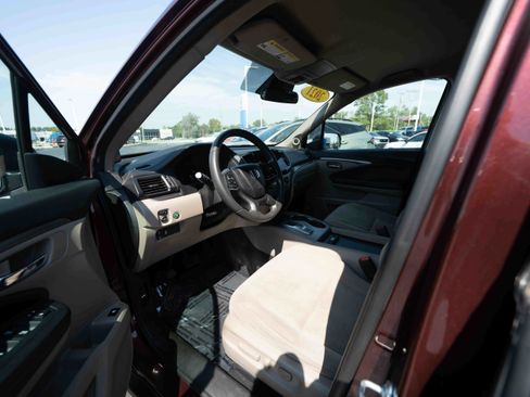 Used 2021 Honda Pilot EX image 8
